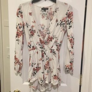 Pretty floral Pacsun romper (xsmall, small)